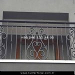 Gri Ferforje Balkon Korkuluğu – Modern Renk Seçeneği
