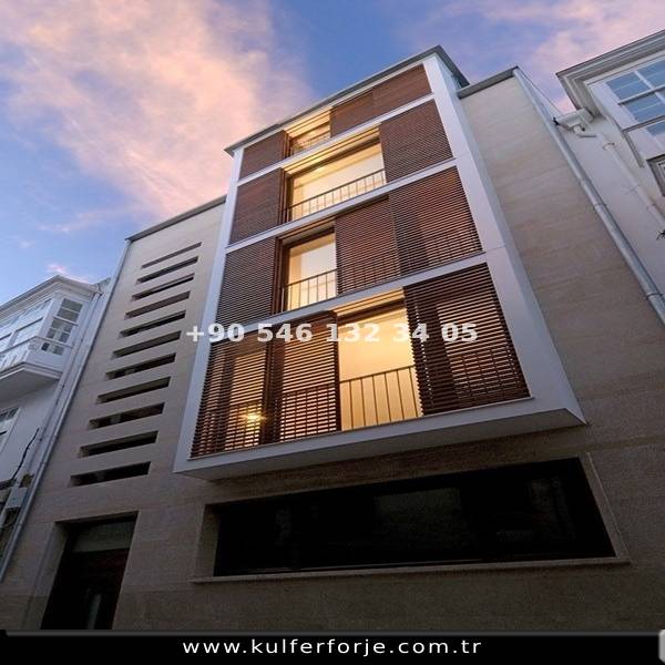 stanbul'da Uygulanan Modern Metal Balkon Korkuluk Tasarımı