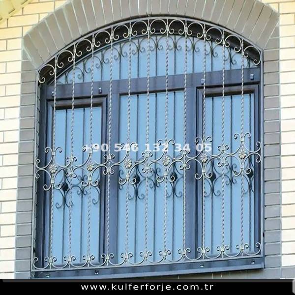 Demir Pencere Korkuluk