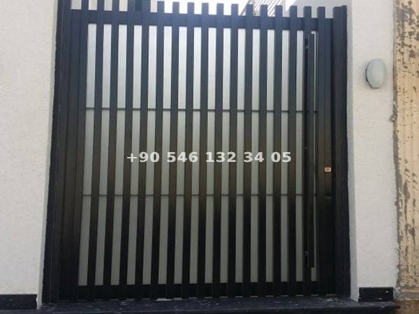 villa bahçe kapısı
